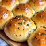 Easy Garlic Butter Dinner Rolls
